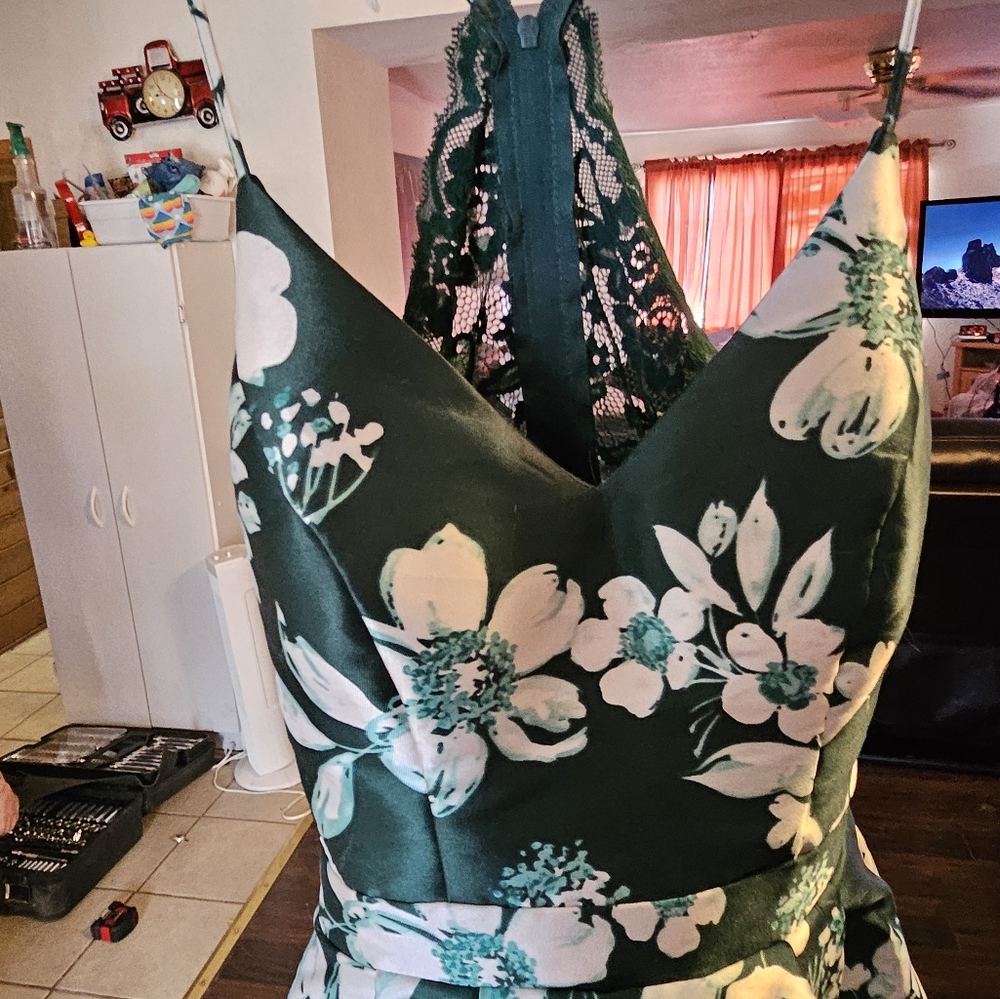 Short Emerald Green Formal Dress.